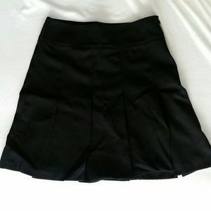 Black Burberry pleated skirt size 6